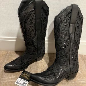 Women’s cowboy boots black size 7 like new
